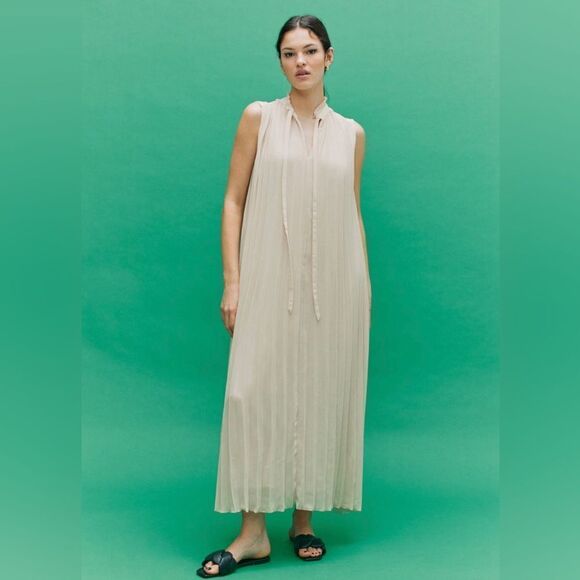 H&M Pleated Light Beige Dress - Picture 6 of 7